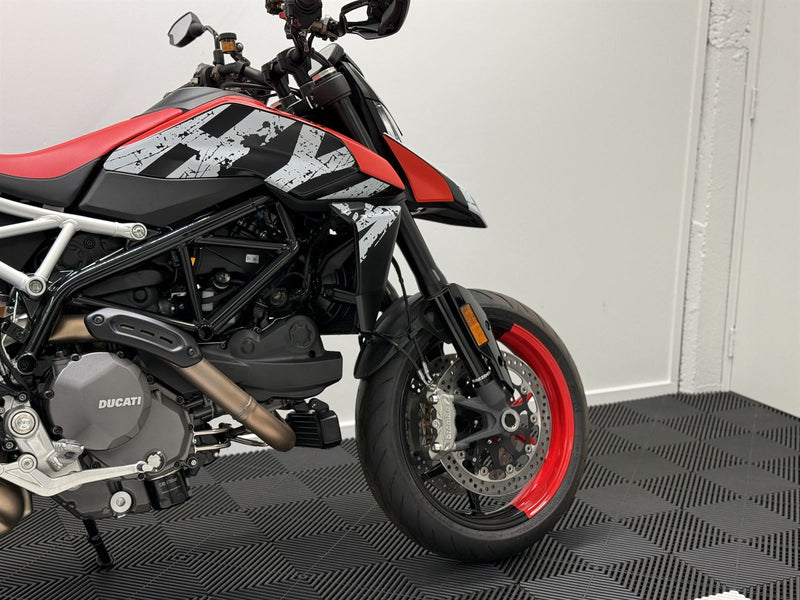 Load image into Gallery viewer, 2024 Ducati Hypermotard 950 RVE