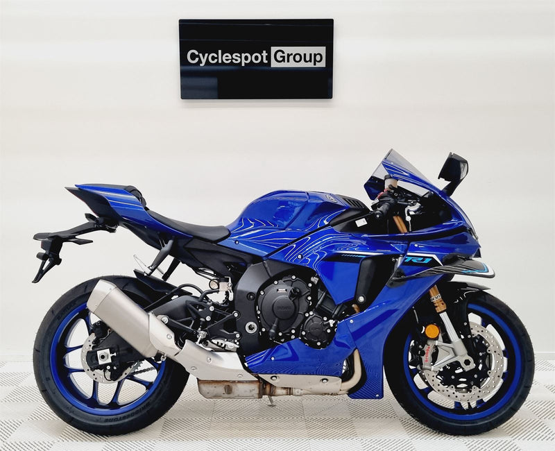 Load image into Gallery viewer, 2025 Yamaha YZF-R1