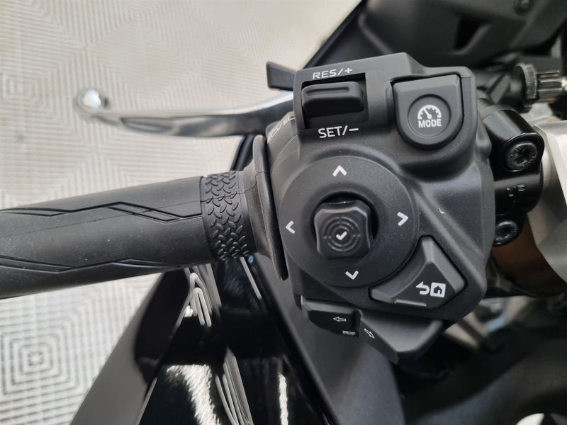 Load image into Gallery viewer, 2026 Yamaha R 9