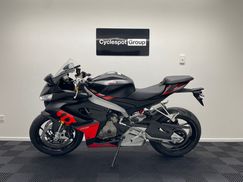 Load image into Gallery viewer, 2024 Aprilia RS 660