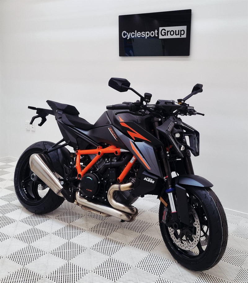 Load image into Gallery viewer, 2026 KTM Superduke SD R EVO