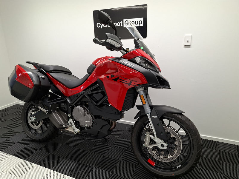 Load image into Gallery viewer, 2023 Ducati Multistrada V2S