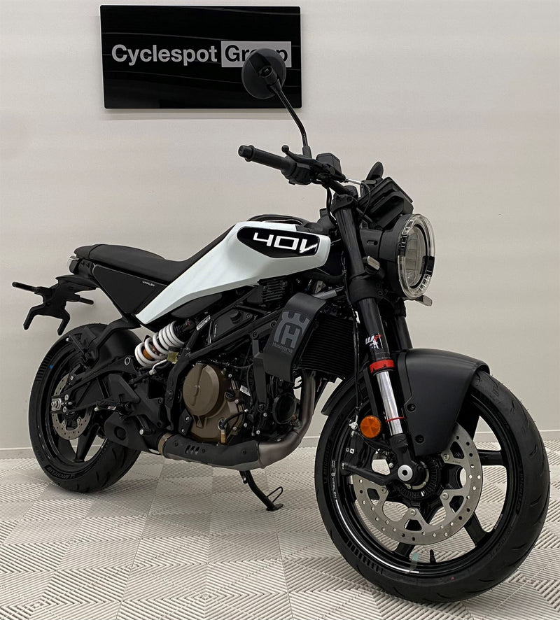 Load image into Gallery viewer, 2024 Husqvarna Vitpilen 401