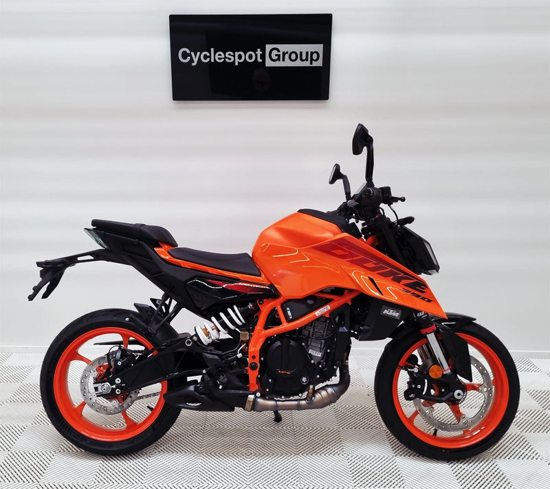 Load image into Gallery viewer, KTM 390 Duke