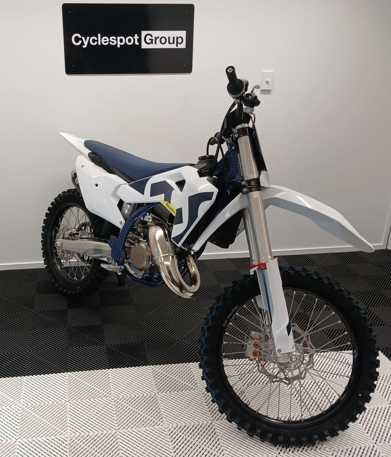 Load image into Gallery viewer, 2026 Husqvarna TC 125