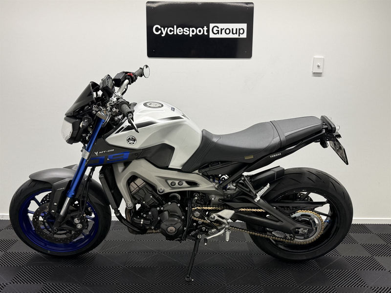 Load image into Gallery viewer, 2016 Yamaha MT 09