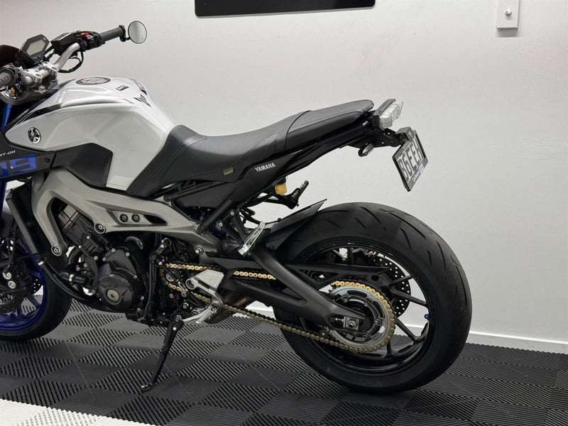 Load image into Gallery viewer, 2016 Yamaha MT 09