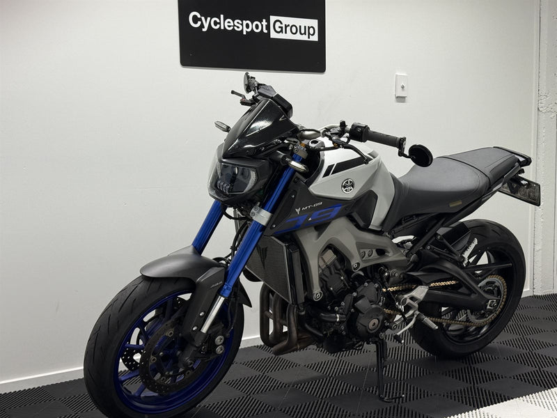 Load image into Gallery viewer, 2016 Yamaha MT 09