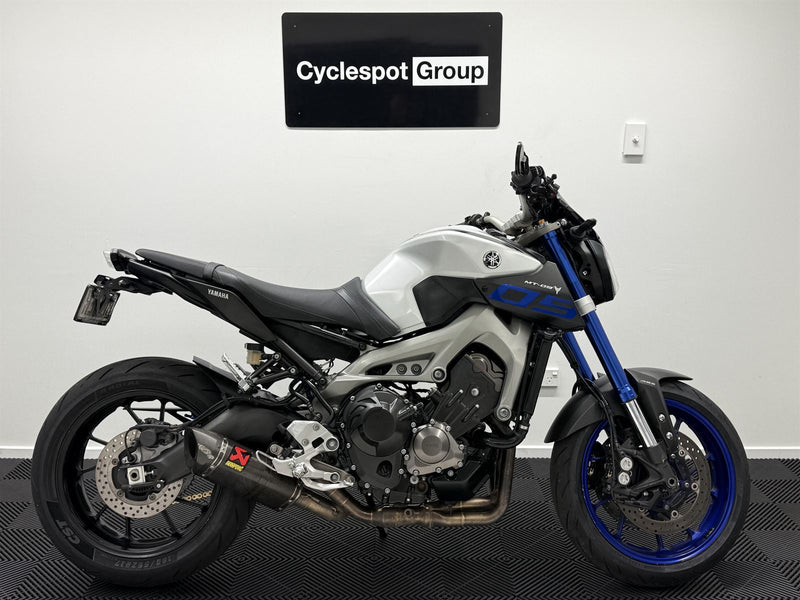 Load image into Gallery viewer, 2016 Yamaha MT 09