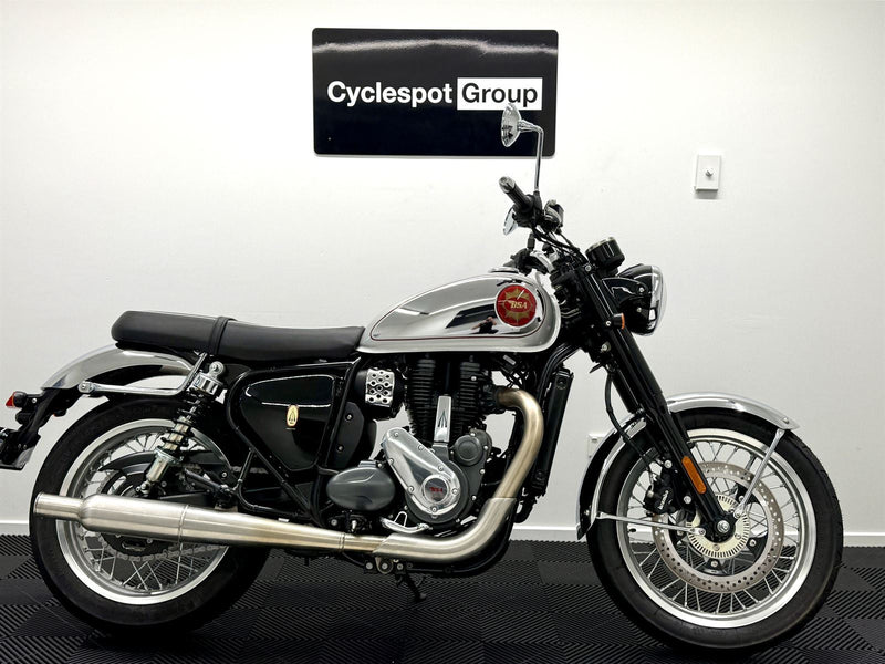 Load image into Gallery viewer, 2024 BSA Gold Star Legacy Edition