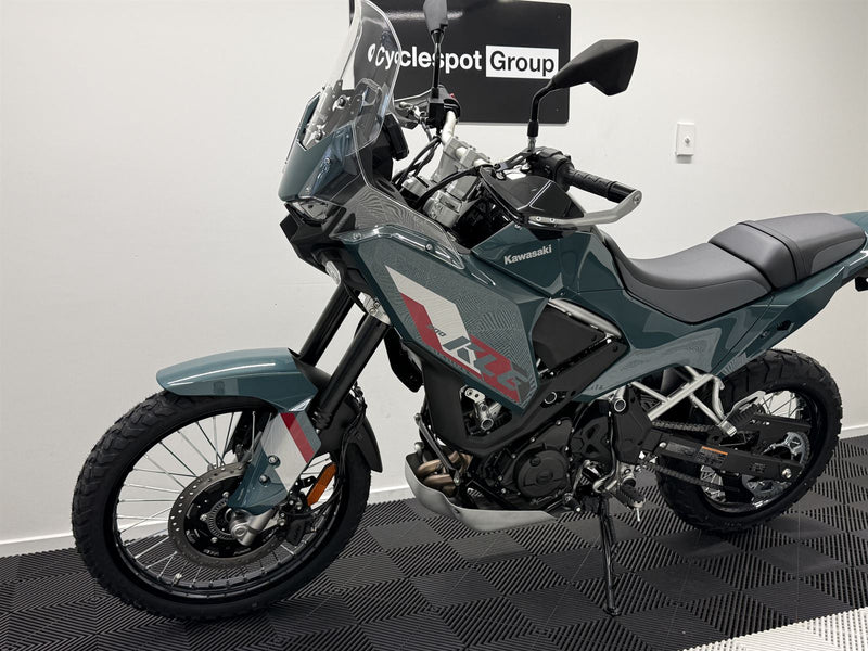Load image into Gallery viewer, 2026 Kawasaki KLE500