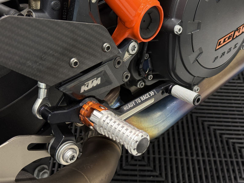Load image into Gallery viewer, 2021 KTM Superduke 1290 RR