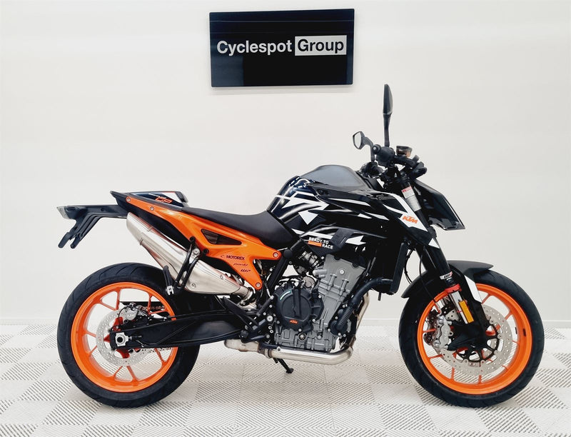 Load image into Gallery viewer, 2023 KTM Duke 890 GP