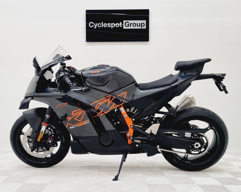 Load image into Gallery viewer, 2026 KTM RC 990R