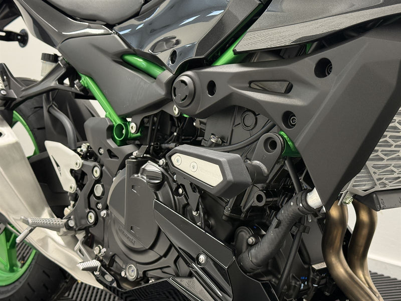 Load image into Gallery viewer, 2026 Kawasaki Z 500 SE LAMS
