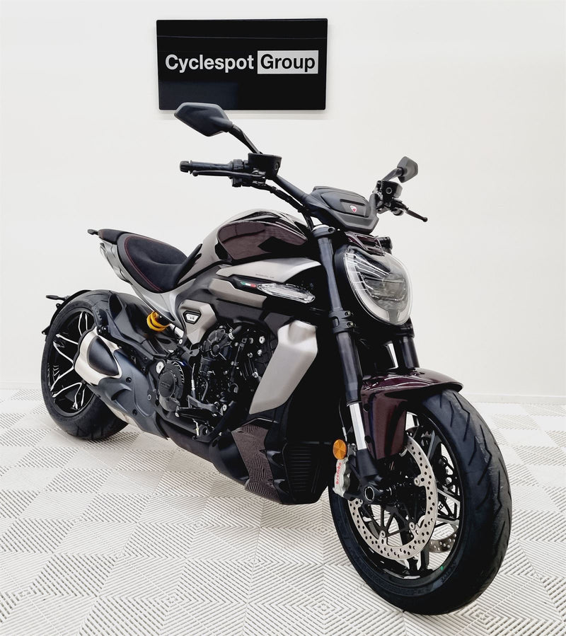 Load image into Gallery viewer, 2025 Ducati XDiavel V4