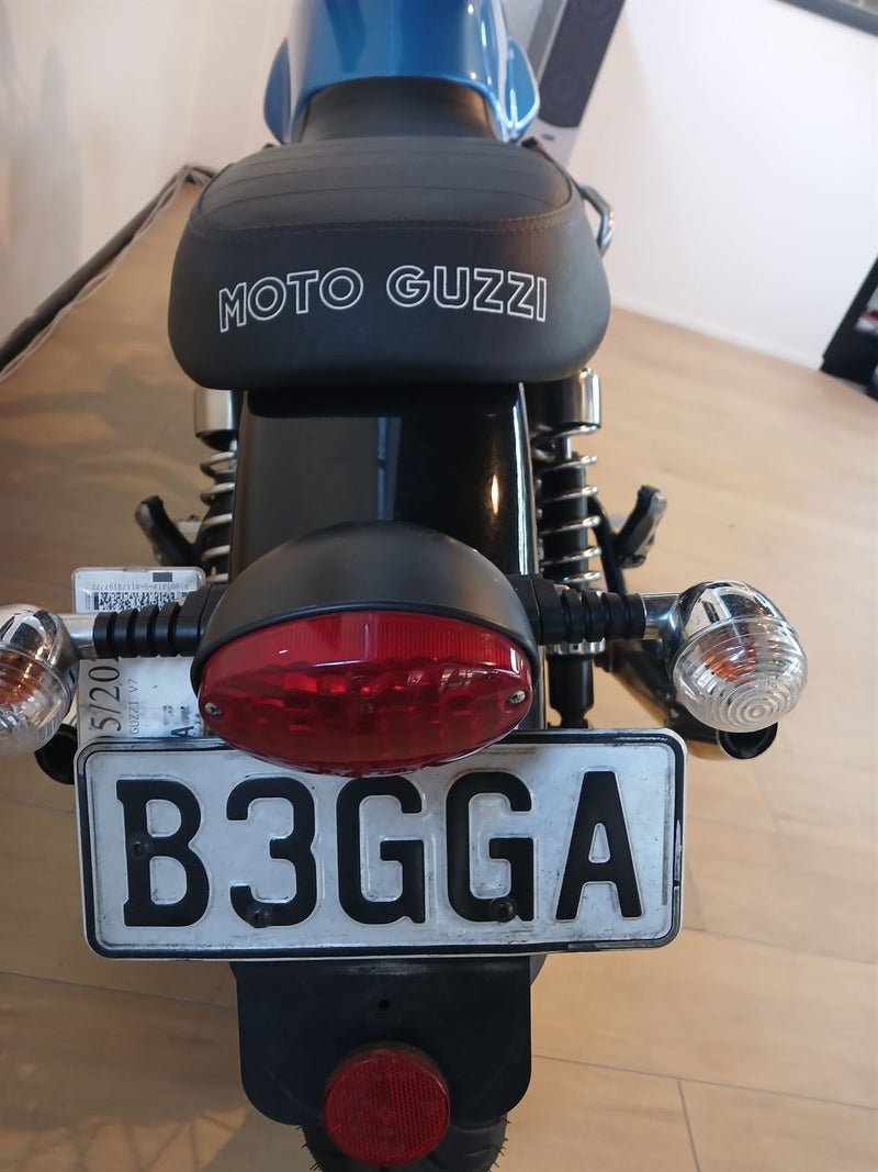 Load image into Gallery viewer, 2016 Moto Guzzi V7