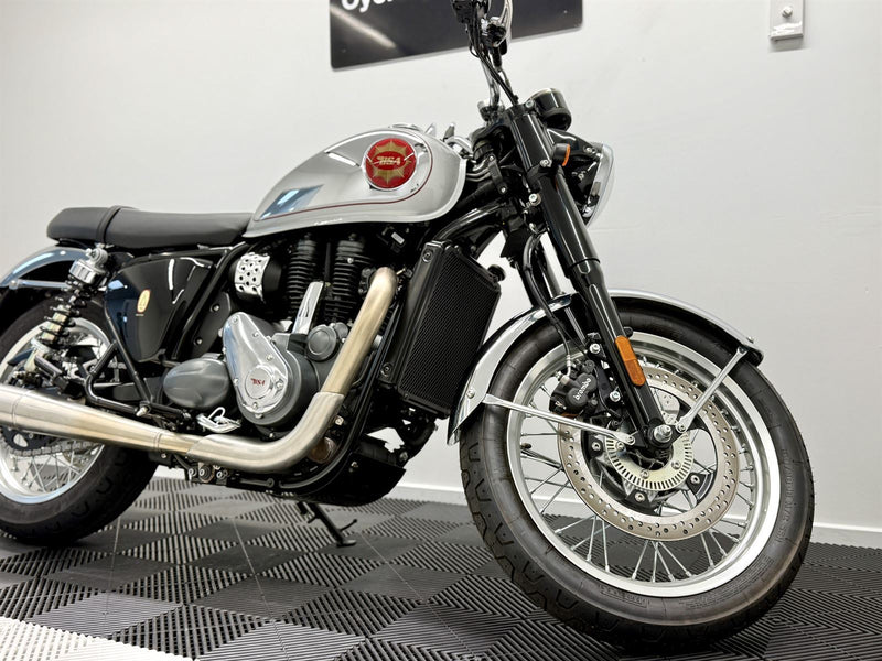 Load image into Gallery viewer, 2024 BSA Gold Star Legacy Edition