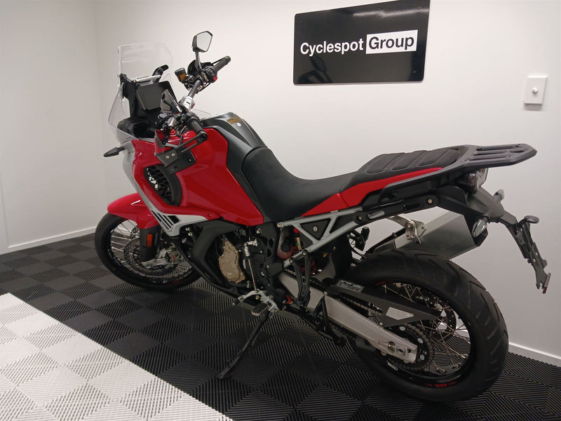 Load image into Gallery viewer, 2024 MV Agusta Enduro Veloce Ex demo