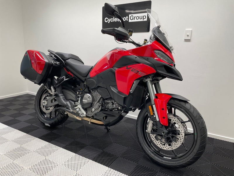 Load image into Gallery viewer, 2026 Ducati Multistrada V2S TRAVEL