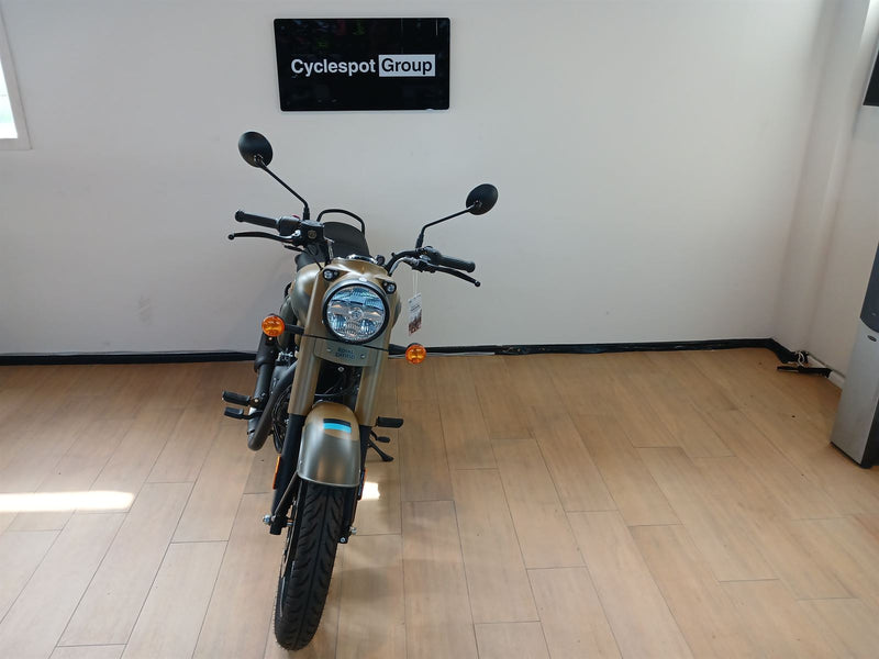 Load image into Gallery viewer, 2026 Royal Enfield Classic 350 Commando Sand