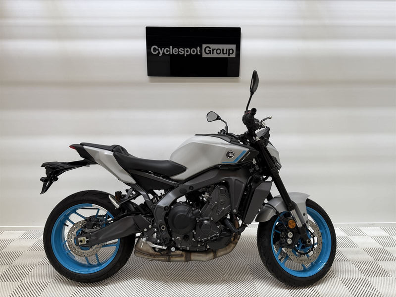 Load image into Gallery viewer, 2025 Yamaha MT 09