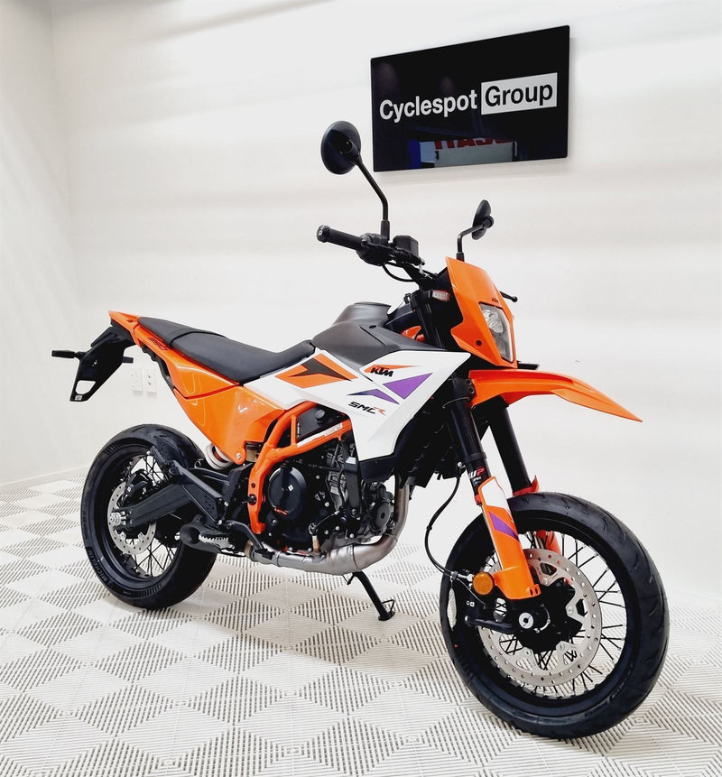 Load image into Gallery viewer, 2025 KTM SMC 390 R