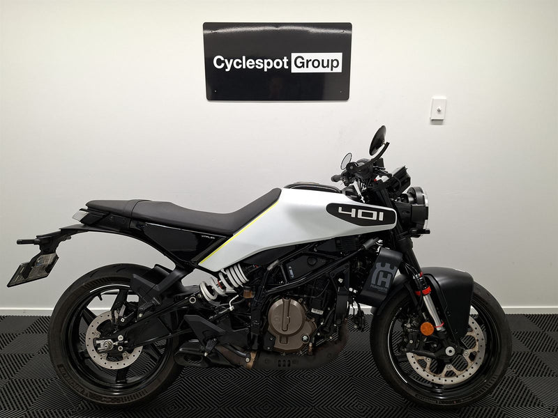 Load image into Gallery viewer, 2025 Husqvarna Vitpilen 401