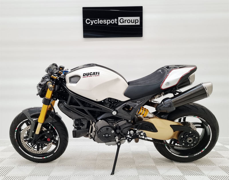Load image into Gallery viewer, 2009 Ducati Monster