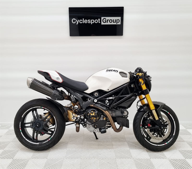 Load image into Gallery viewer, 2009 Ducati Monster