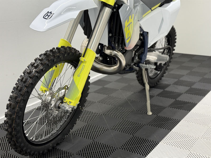 Load image into Gallery viewer, 2024 Husqvarna TX 300