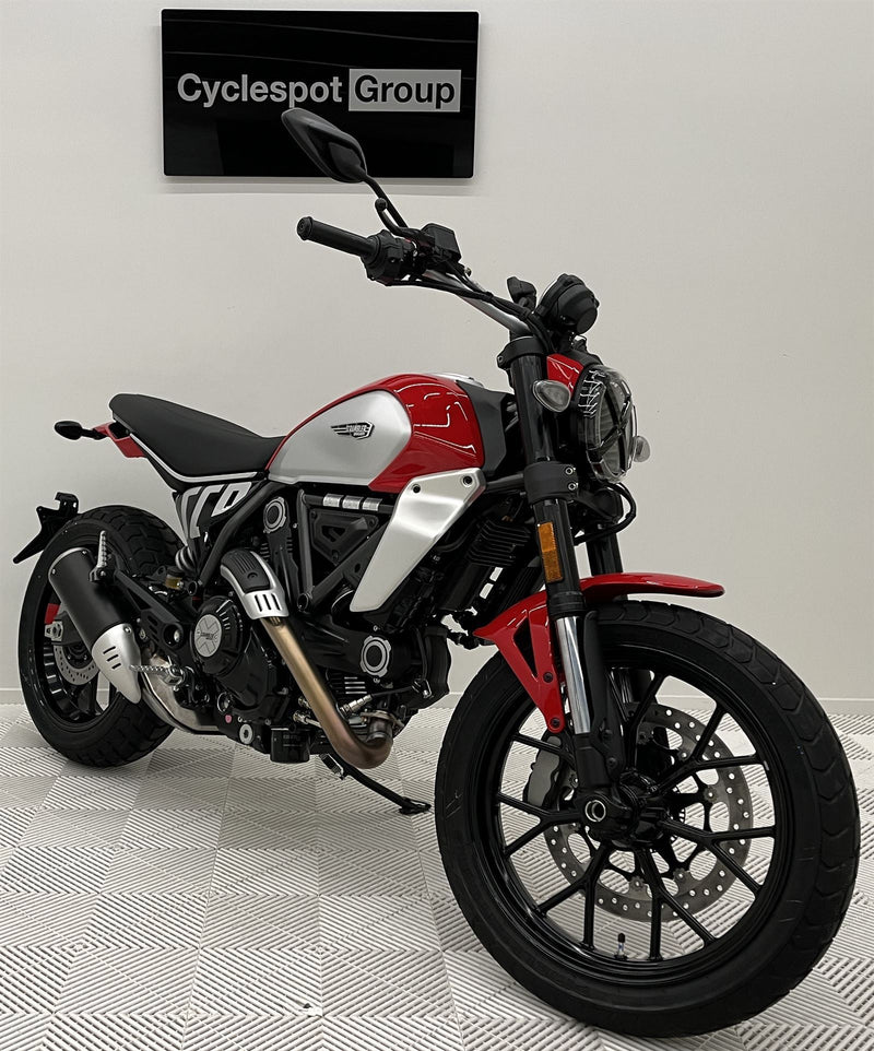 Load image into Gallery viewer, 2024 Ducati Scrambler Icon 2G