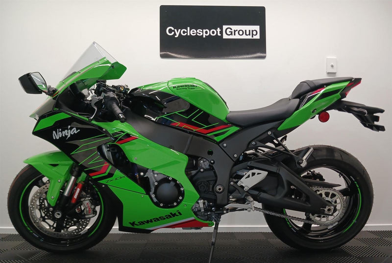 Load image into Gallery viewer, 2023 Kawasaki Ninja ZX-10R + AKRAPOVIC SLIP ON