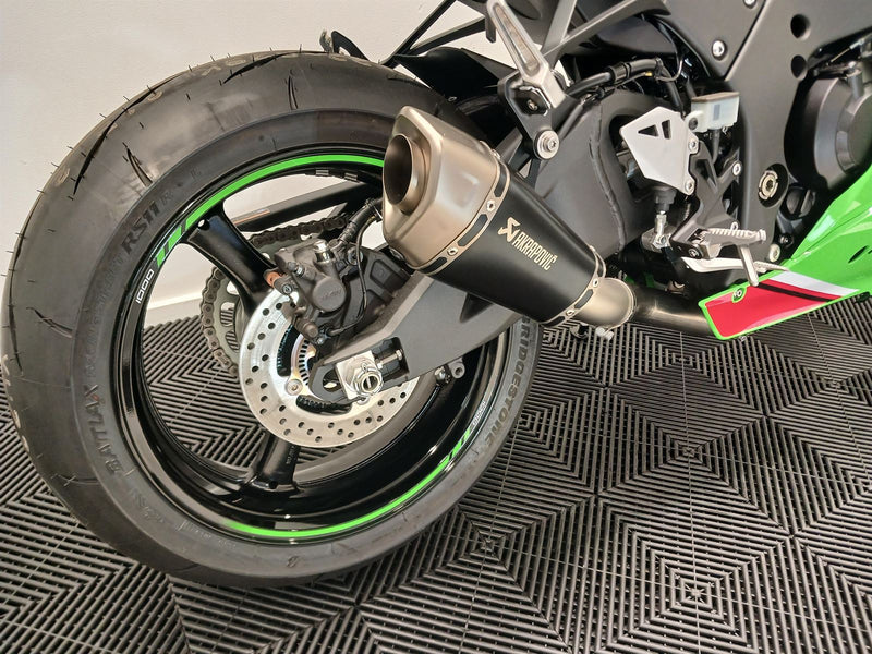 Load image into Gallery viewer, 2023 Kawasaki Ninja ZX-10R + AKRAPOVIC SLIP ON