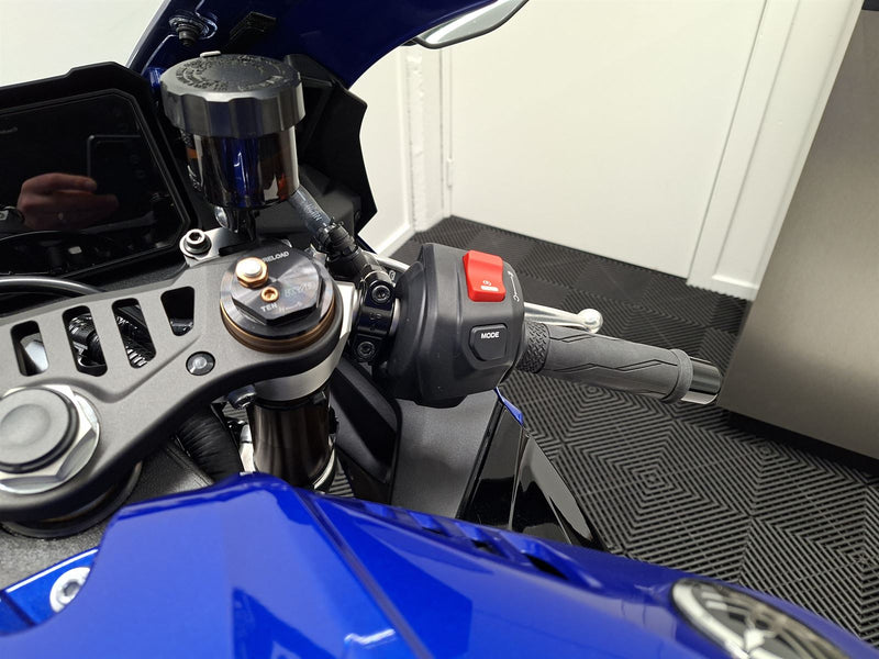 Load image into Gallery viewer, 2025 Yamaha YZF-R9 R9 - AKRAPOVIC EXHAUST