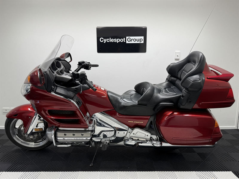 Load image into Gallery viewer, 2002 Honda Gold Wing GL 1800