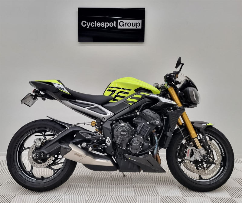 Load image into Gallery viewer, 2022 Triumph Street Triple Moto 2 - no.678/765