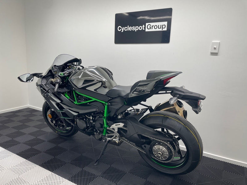 Load image into Gallery viewer, 2025 Kawasaki Ninja H2