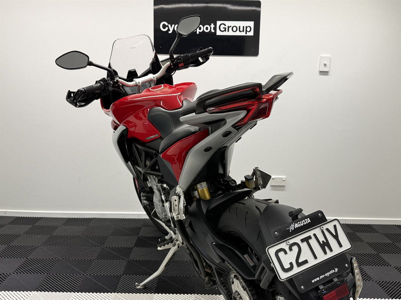 Load image into Gallery viewer, 2016 MV Agusta Turismo Veloce LUSSO 800