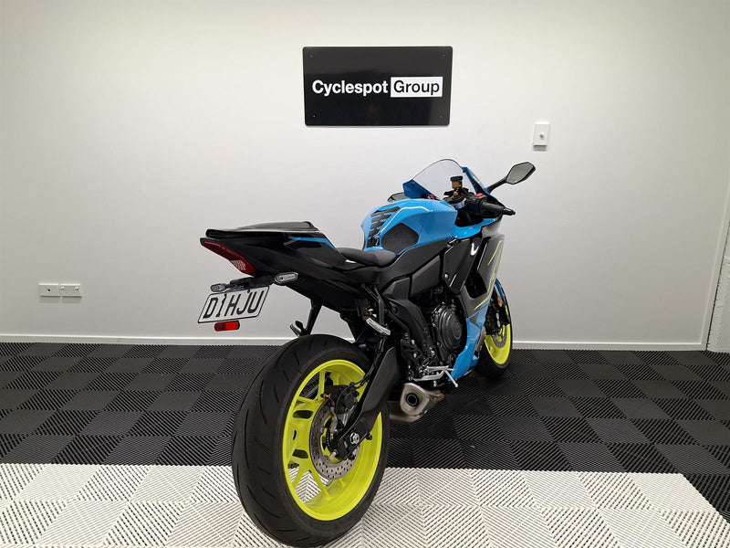 Load image into Gallery viewer, 2026 Yamaha YZF-R7 R7