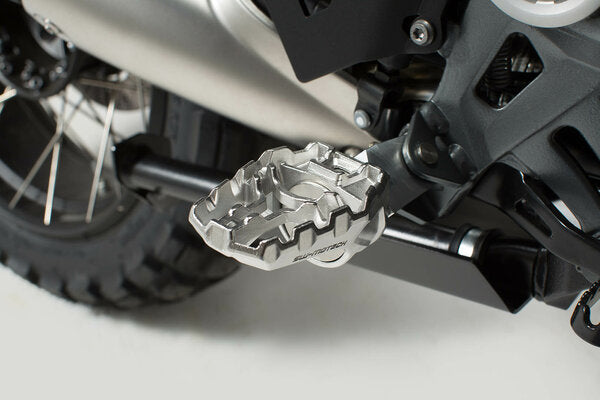 Load image into Gallery viewer, FOOTREST KIT SW MOTECH EVO BMW F750GS F850GS F850GS ADVENTURE S1000XR
