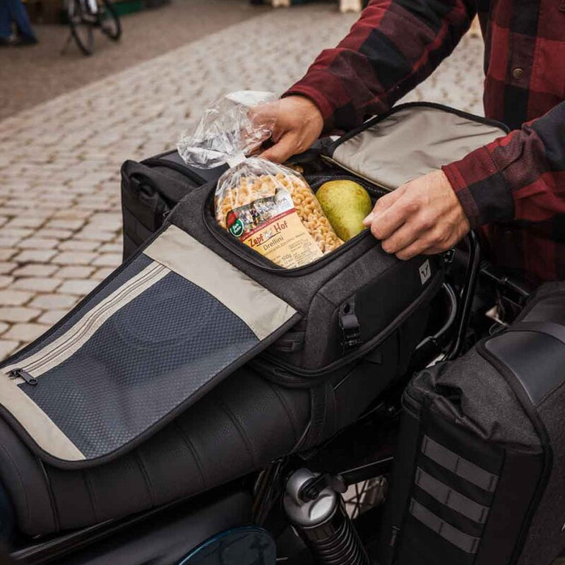 Load image into Gallery viewer, TAILBAG SW MOTECH LEGEND GEAR  LT4 GEAR TAILBAG BLACK 4-6 LITRE FUNCTION SPLASH PROOF

