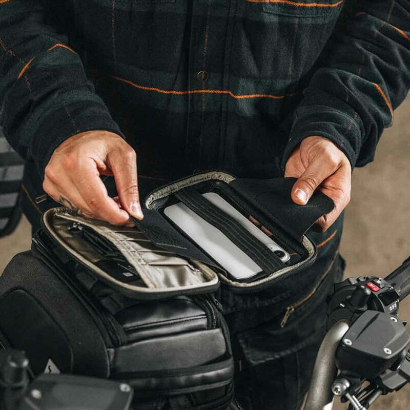 Load image into Gallery viewer, LEGEND GEAR SW MOTECH SMARTPHONE BAG LA11
