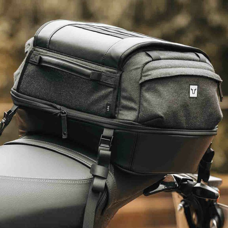 Load image into Gallery viewer, TAILBAG SW MOTECH LEGEND GEAR  LR4 GEAR TAILBAG BLACK 18-25 LITRE FUNCTION SPLASH PROOF
