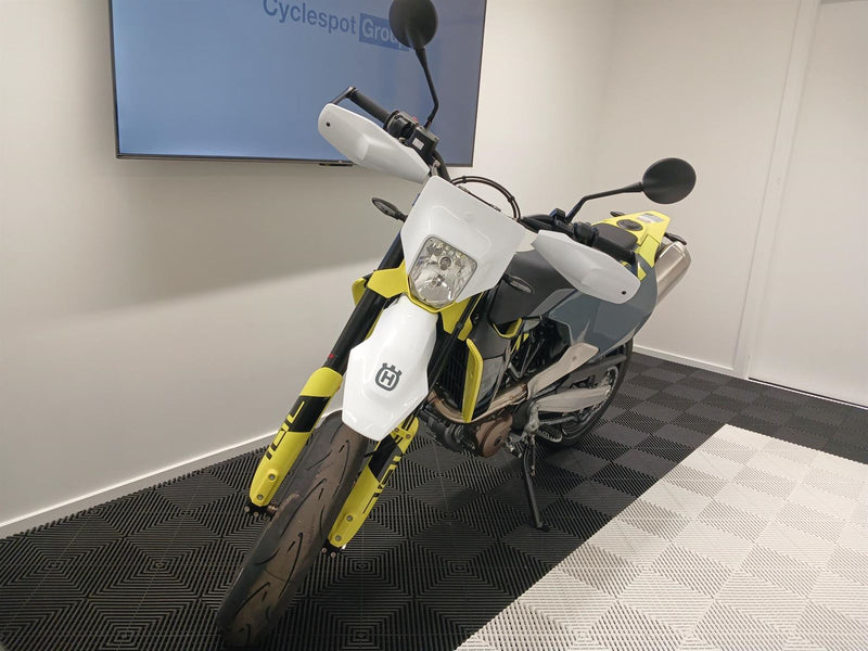 Load image into Gallery viewer, 2024 Husqvarna FS 701 Supermoto
