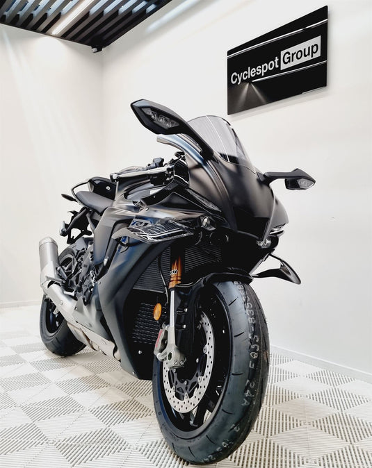 2025 Yamaha YZF-R1
