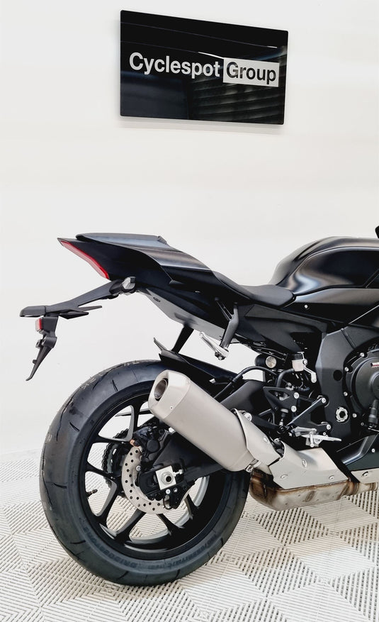 2025 Yamaha YZF-R1