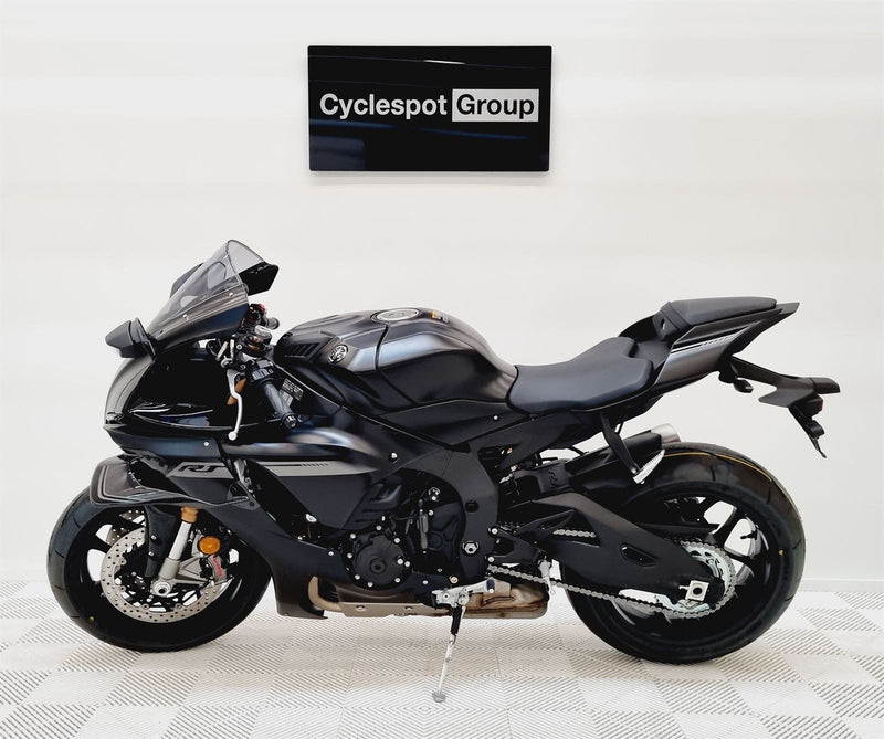 Load image into Gallery viewer, 2025 Yamaha YZF-R1

