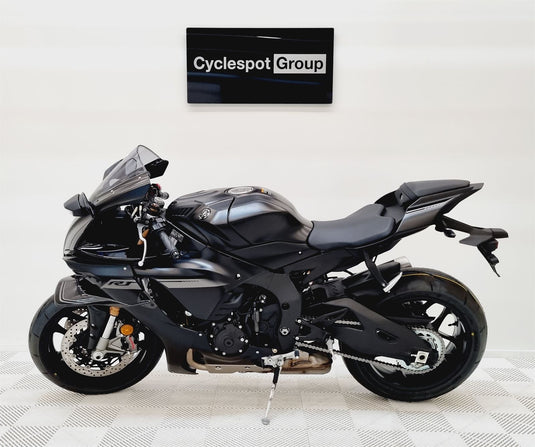 2025 Yamaha YZF-R1