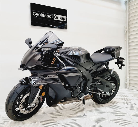 2025 Yamaha YZF-R1